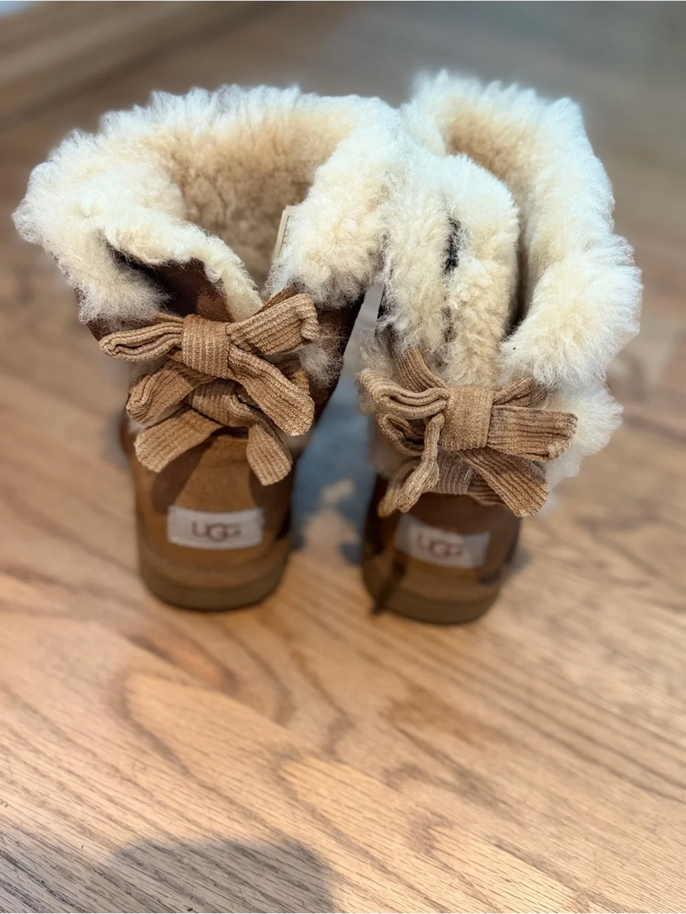 UGG Kids Chestnut Brown Shearling-Lined Boots